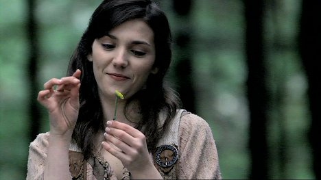 Anna Louise Sargeant - Beyond Sherwood Forest - De la película