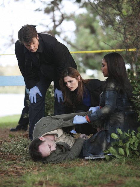 Nathan Fillion, Stana Katic, Tamala Jones - Castle - Murder Most Fowl - Do filme