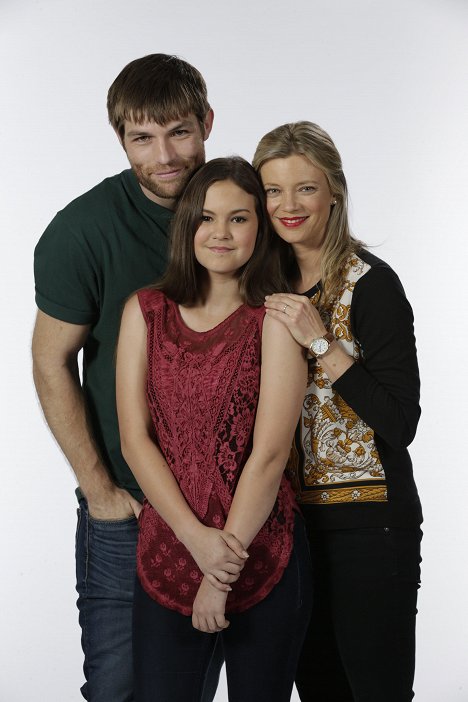 Liam McIntyre, Avery Arendes, AJ Michalka - Apple of My Eye - Schutzengel brauchen keine Flügel - Werbefoto