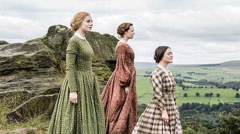 Charlie Murphy, Chloe Pirrie, Finn Atkins - Sturm der Gefühle - Das Leben der Brontë Schwestern - Filmfotos