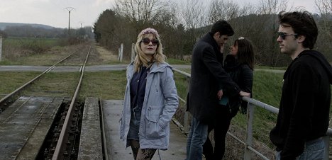 Alix Bénézech, Mathieu Chauveau, Elsa de Belilovsky, Gary Hottegindre - En attendant Violette - Van film