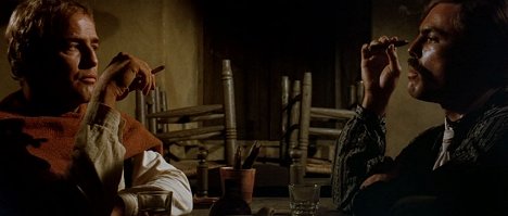 Marlon Brando, John Saxon - Südwest nach Sonora - Filmfotos