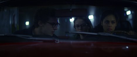 Paul Scarfoglio, Kim Lockhart, Sofia Lesaffre - Seuls - Film