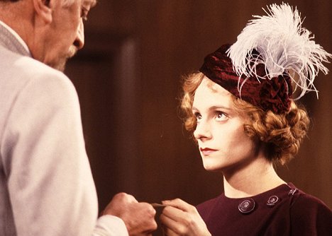 Elizabeth Garvie - The Agatha Christie Hour - Do filme