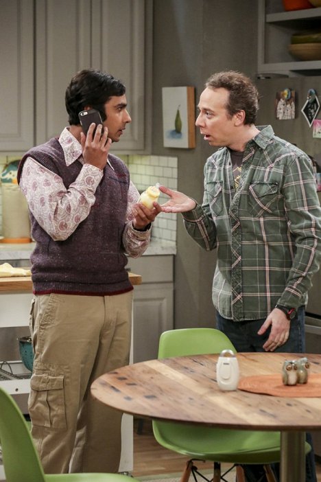 Kunal Nayyar, Kevin Sussman - The Big Bang Theory - The Locomotion Reverberation - Photos
