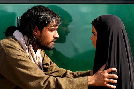 Shahab Hosseini, Mobina Aynehdar - Niloofar - Z filmu