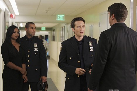 Tamala Jones, Jon Huertas, Seamus Dever - Castle - Rise - Photos