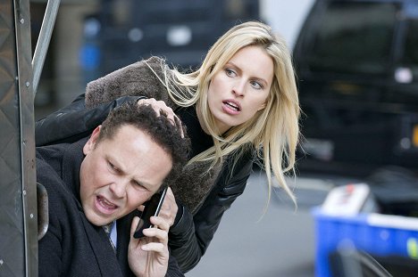 Kevin Chapman, Karolína Kurková - Person of Interest - Prisoner's Dilemma - Photos