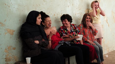 Salma Lahmer, Meriem Serbah, Souad Flissi, Djamila Lemouda, Fabienne Babe - Nyolc dühös nő - Filmfotók