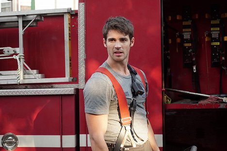 Steven R. McQueen - Chicago Fire - I Walk Away - Photos