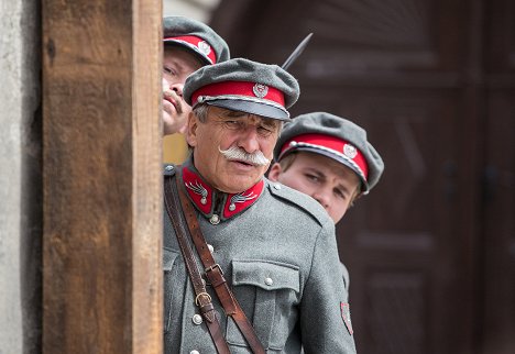 Marek Holý, Pavel Zedníček, Robert Hájek - Četníci z Luhačovic - Udavač - Filmfotos