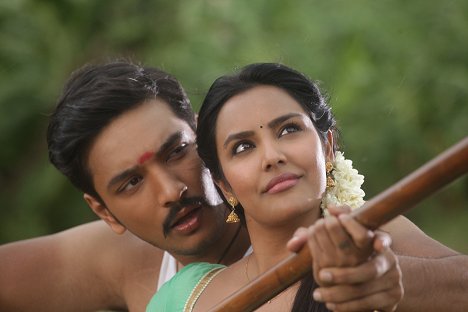 Gautham Karthik, Priya Anand - Muthuramalingam - De la película
