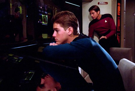 James G. Becker - Star Trek: The Next Generation - The Last Outpost - Photos