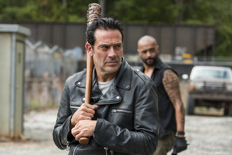 Jeffrey Dean Morgan - The Walking Dead - Ellenségek és más csapások - Filmfotók