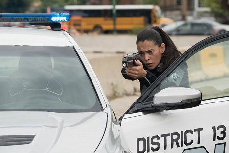 Natalie Martinez - APB - Die Hightech-Cops - Verhörtechniken - Filmfotos
