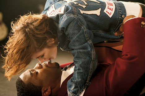 Chadwick Boseman, Kristen Stewart - 9 Kisses - Photos