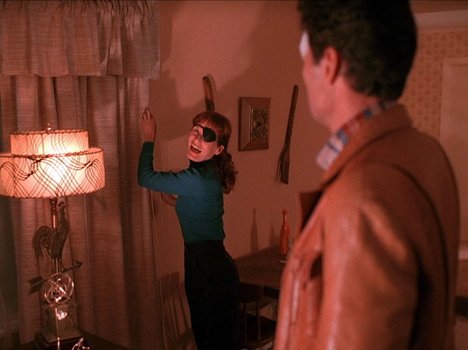 Wendy Robie - Miasteczko Twin Peaks - Zen, czyli sztuka łapania mordercy - Z filmu