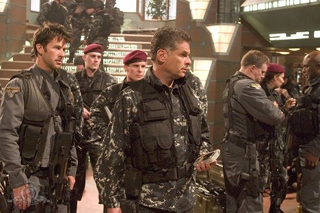 Joe Flanigan - Stargate Atlantis - Die Belagerung (2) - Filmfotos