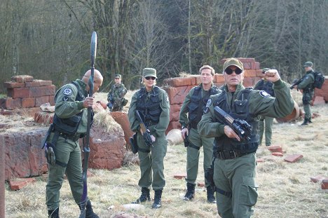 Amanda Tapping, Corin Nemec, Richard Dean Anderson - Stargate SG-1 - Fallen - De filmagens