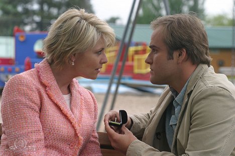 Amanda Tapping, David DeLuise - Stargate SG-1 - Affinity - Van film