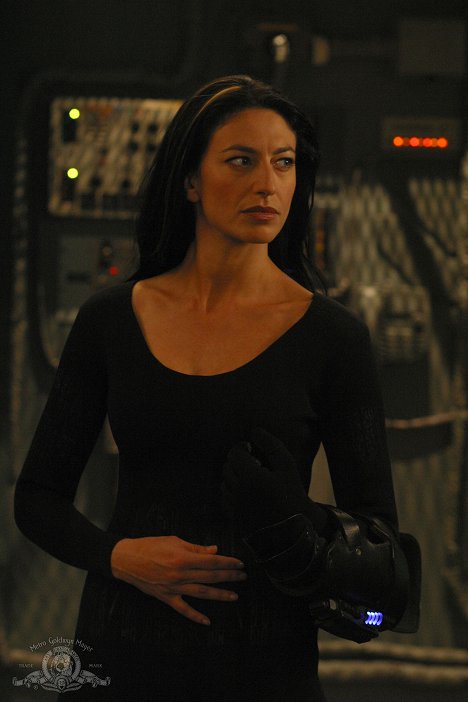 Claudia Black - Stargate SG-1 - Prometheus Unbound - Photos