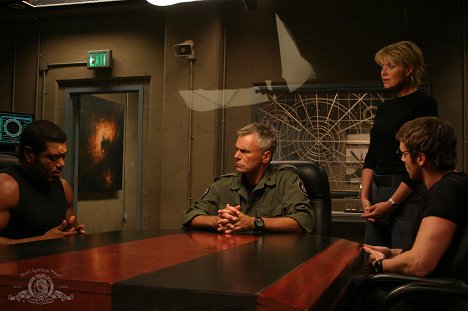 Christopher Judge, Richard Dean Anderson, Amanda Tapping, Michael Shanks - Stargate SG-1 - It's Good to Be King - Photos