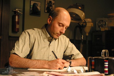 Dan Castellaneta - Stargate SG-1 - Citizen Joe - Photos