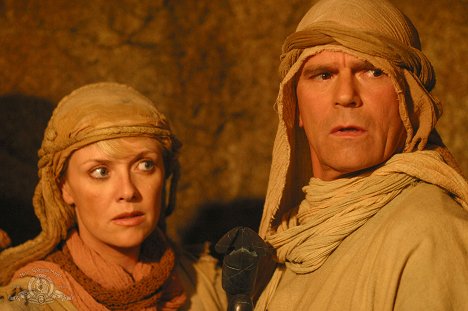 Amanda Tapping, Richard Dean Anderson - Stargate Kommando SG-1 - Moebius - Teil 1 - Filmfotos