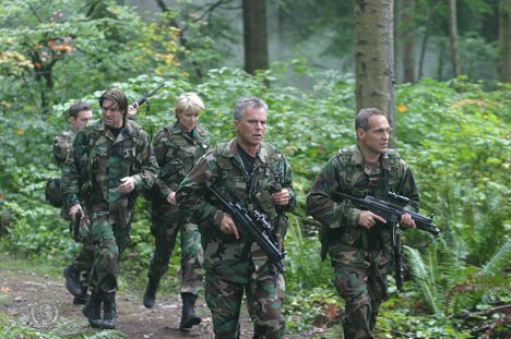 Michael Shanks, Amanda Tapping, Richard Dean Anderson, Jay Acovone - Hvězdná brána - Moebius, část druhá - Z filmu