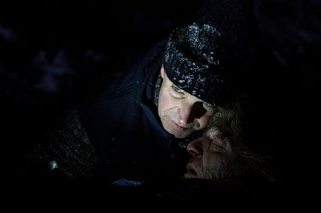Þorsteinn Bachmann, Sigurdur Karlsson - Ófærð - Episode 5 - Filmfotók
