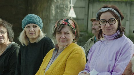 Viktória Lévay, Kati Zsurzs, Noémi Závodszky - A mi kis falunk - A választás - Filmfotos