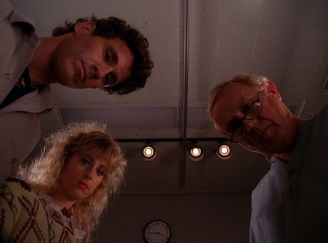 Michael Ontkean, Kimmy Robertson, Warren Frost - Twin Peaks - May the Giant Be with You - Photos