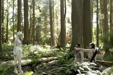 Emma Dumont, Arjun Gupta, Jason Ralph - The Magicians - La Forêt volante - Film