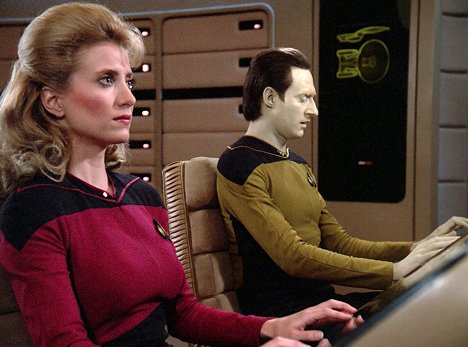 Jennifer Barlow, Brent Spiner - Star Trek - Das nächste Jahrhundert - Die Thronfolgerin - Filmfotos