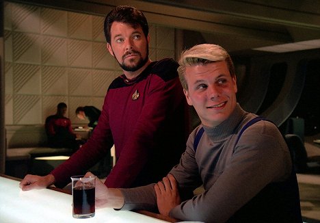 Jonathan Frakes - Star Trek: Nová generace - Přátelé na dálku - Z filmu