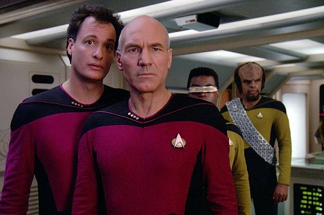 John de Lancie, Patrick Stewart, Michael Dorn - Star Trek: Nová generácia - Q Who - Z filmu