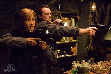 Rachel Luttrell, David Hewlett - Stargate Atlantis - Instinkt - Filmfotos