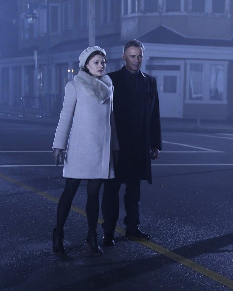 Emilie de Ravin, Robert Carlyle - Once Upon a Time - Tougher Than the Rest - Kuvat elokuvasta