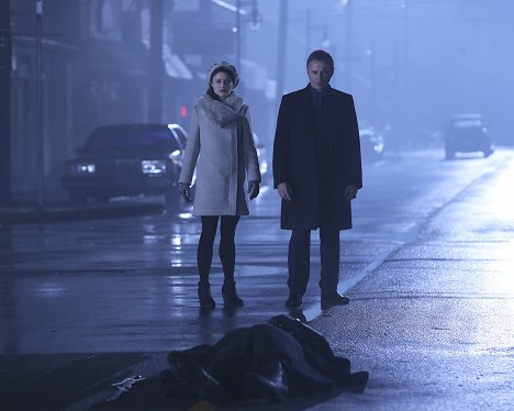 Emilie de Ravin, Robert Carlyle - Once Upon a Time - Tougher Than the Rest - Photos
