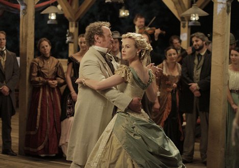 Colm Meaney, Dominique McElligott - Hell on Wheels - God of Chaos - Z filmu
