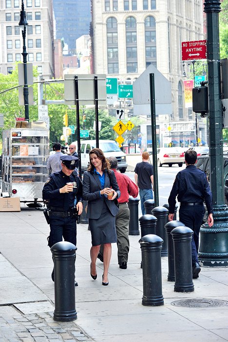 Will Estes, Bridget Moynahan - Blue Bloods - Crime Scene New York - Samaritan - Photos