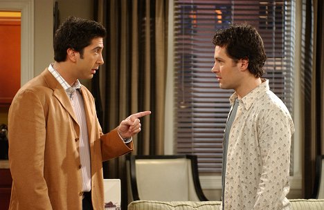 David Schwimmer, Paul Rudd - Friends - The One with the Sharks - Photos