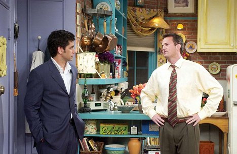 John Stamos, Matthew Perry - Friends - The One with the Donor - Photos