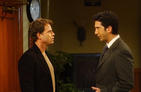 Greg Kinnear, David Schwimmer - Friends - The One with Ross' Grant - Photos