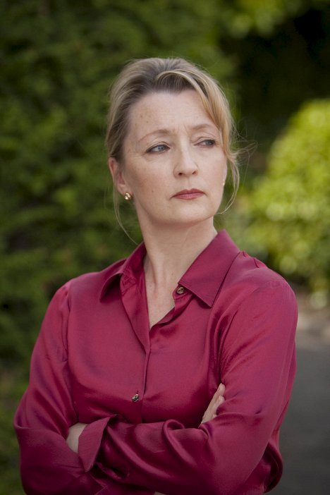 Lesley Manville - Vraždy v Midsomeru - Fit pro vraždu - Z filmu