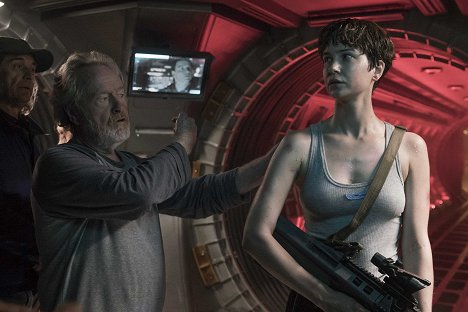 Ridley Scott, Katherine Waterston - Alien: Covenant - Van de set