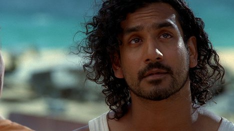 Naveen Andrews - Lost - Pilot: Part 2 - Photos