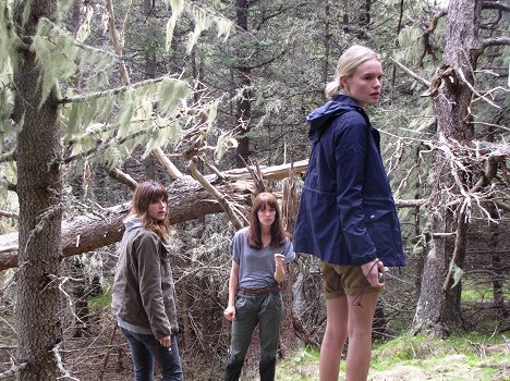 Lake Bell, Katie Aselton, Kate Bosworth - Black Rock - Filmfotók