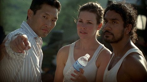 Daniel Dae Kim, Evangeline Lilly, Naveen Andrews - Ztraceni - Bílý králík - Z filmu