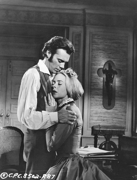 Dirk Bogarde, Geneviève Page - Song Without End - Photos